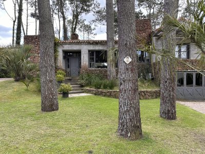 Casa en barrio privado Laguna Blanca, en alquiler temporal