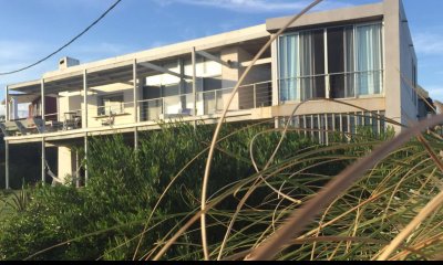 Punta Piedras en venta, excepcional propiedad construida por el arquitecto Martin Gomez.