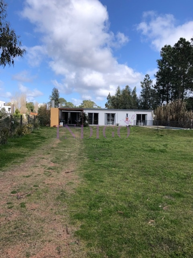 Terreno Ref.452 -  Oportunidad de terreno en venta  en  Barrio privado con mejora.
