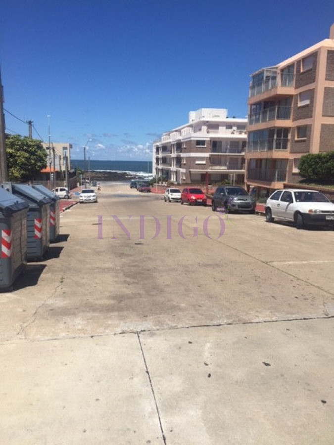 Terreno Ref.174 - Oportunidad de compra , lote en plena Península a mts de playa El Emir.