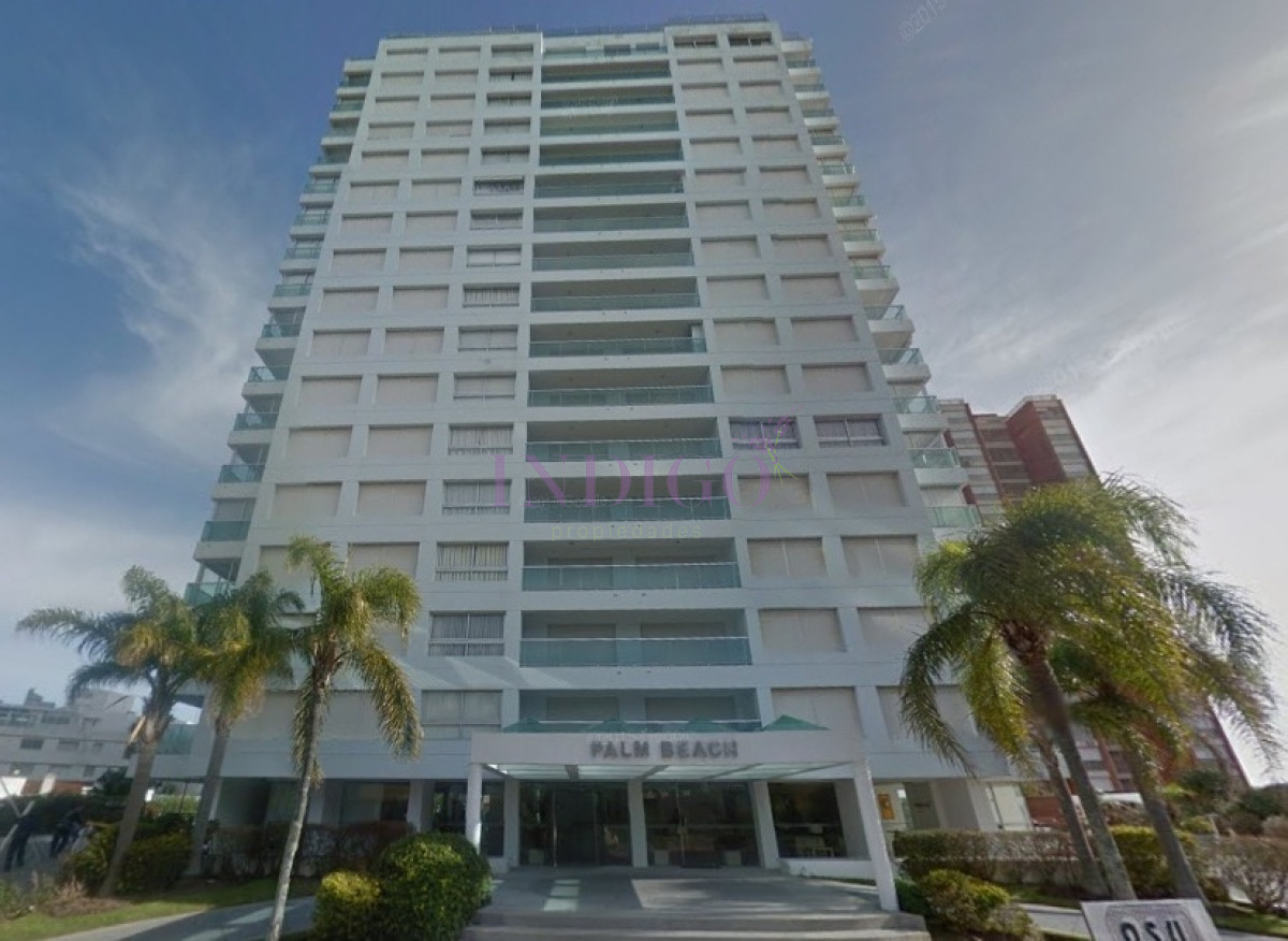 Apartamento Ref.461 -   Muy buen Departamento en alquiler frente al mar en playa Mansa .
