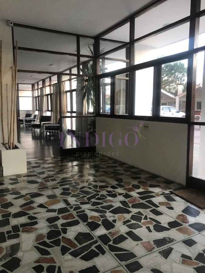 Apartamento Ref.521 - Apartamento de 3 Dormitorios y 2 Baños, en zona de alta movilidad y muy tranquila