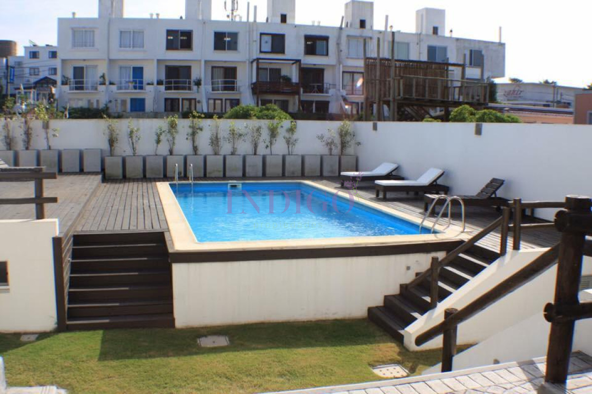 Apartamento Ref.446 - Departamento en La Barra en alquiler casi sobre el mar.