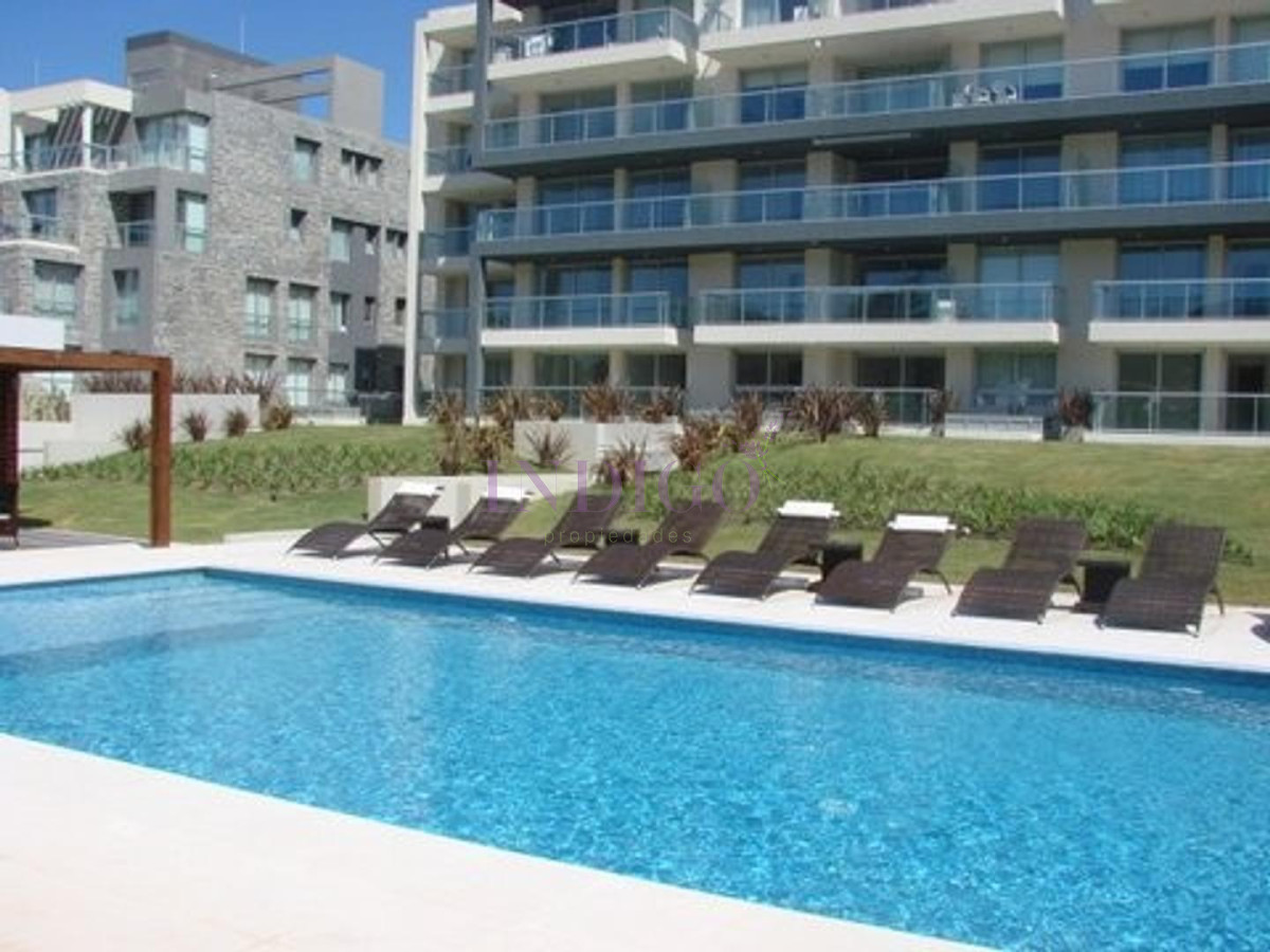Apartamento Ref.596 - En venta playa Brava