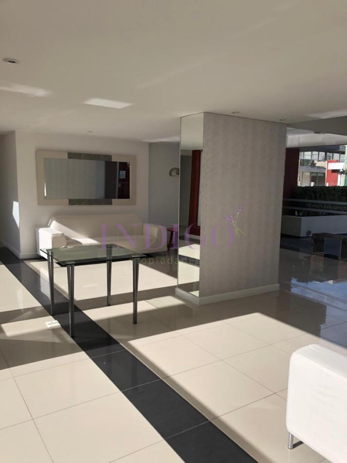 Casa Ref.189 - Casa en alquiler a pasitos de la playa Brava, 3 dormitorios mas dependencia de servicio.