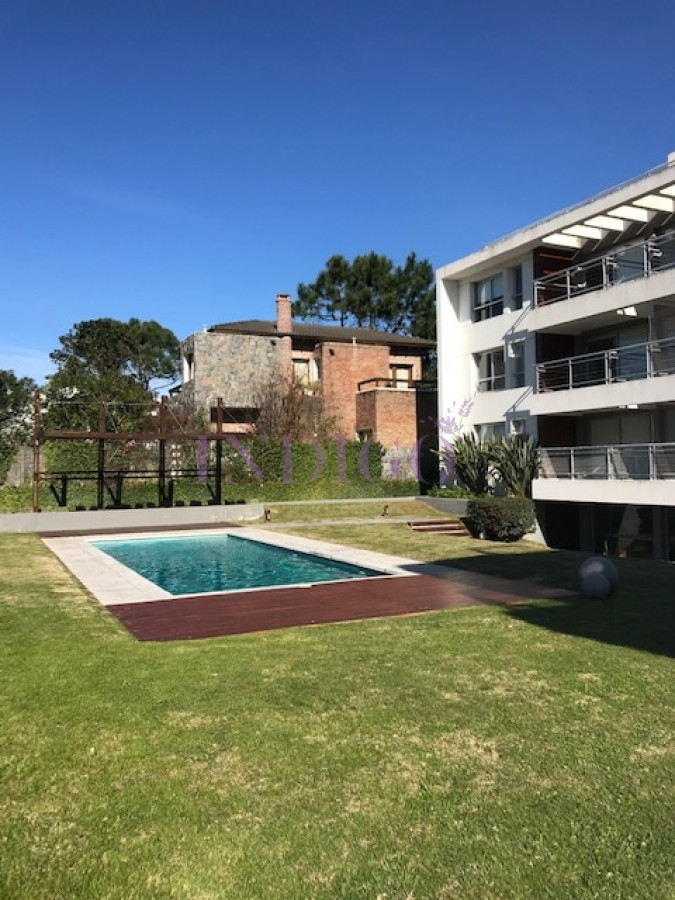 Apartamento Ref.423 - Departamento en venta y alquiler a 50 mts de la playa Brava.