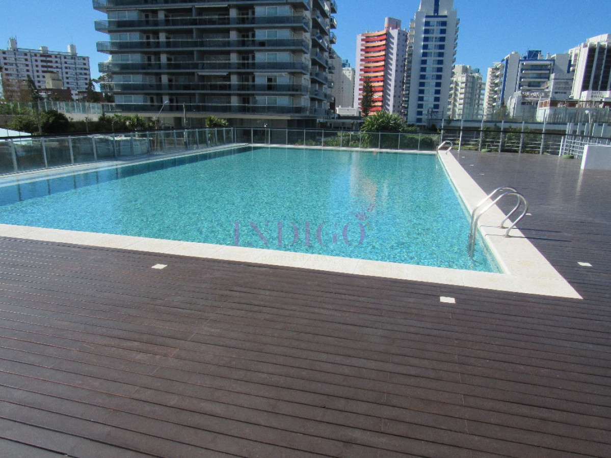 Apartamento Ref.29 - Departamento en alquiler sobre Avenida Francia a metros del Mar.