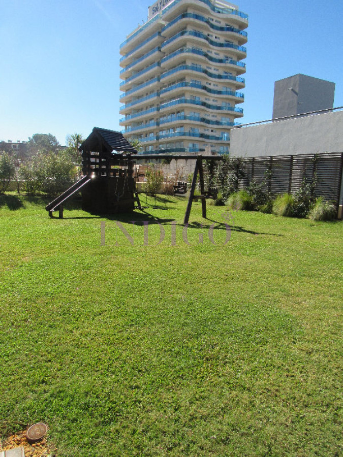 Apartamento Ref.29 - Departamento en alquiler sobre Avenida Francia a metros del Mar.
