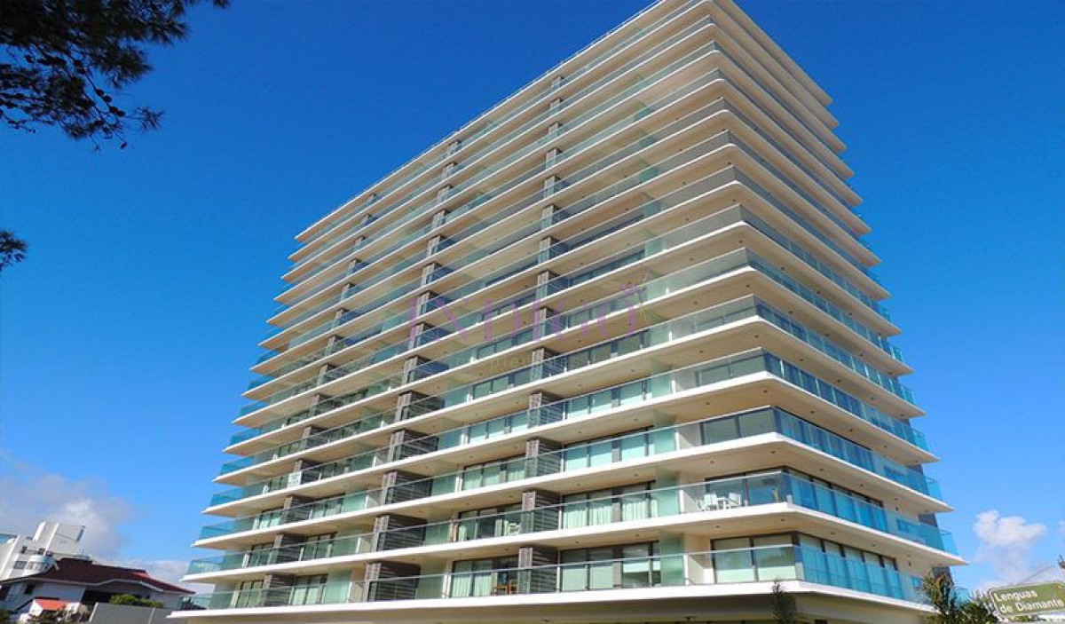 Apartamento Ref.263 - Venta y Alquiler de Apartamento en Playa Brava, Punta del Este, Uruguay
