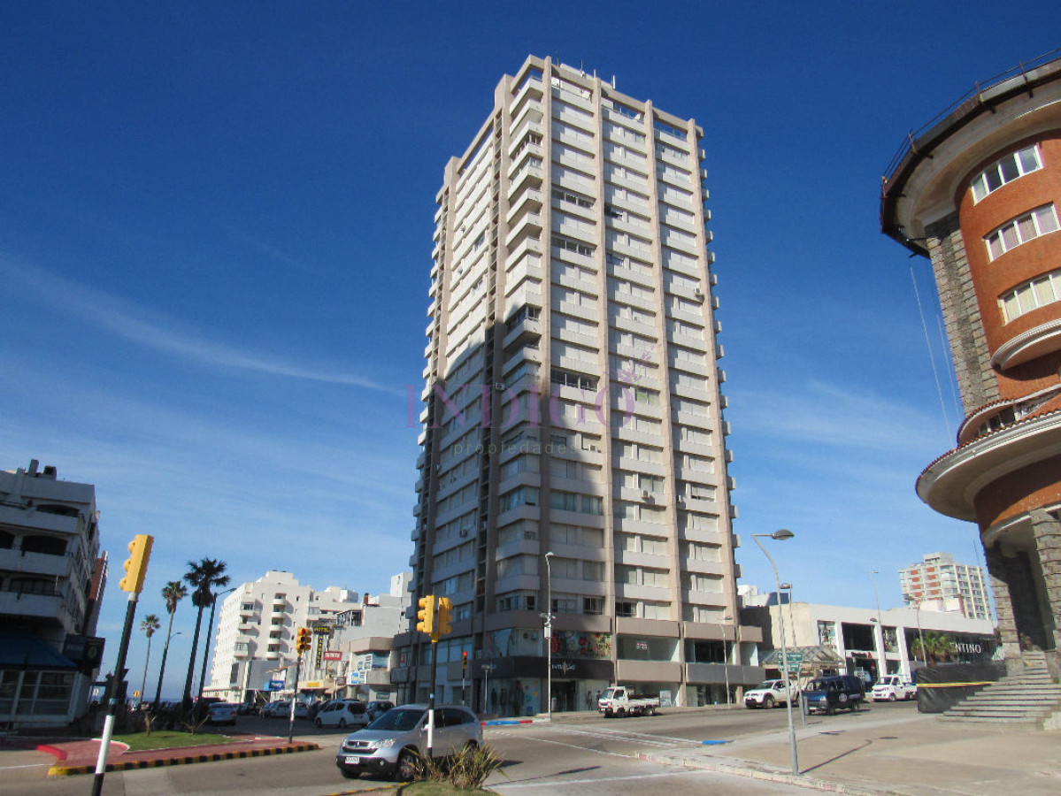 Apartamento Ref.644 - Apartamento con vista a la mansa, 2 dormitorios, 1 baño, muy luminoso!