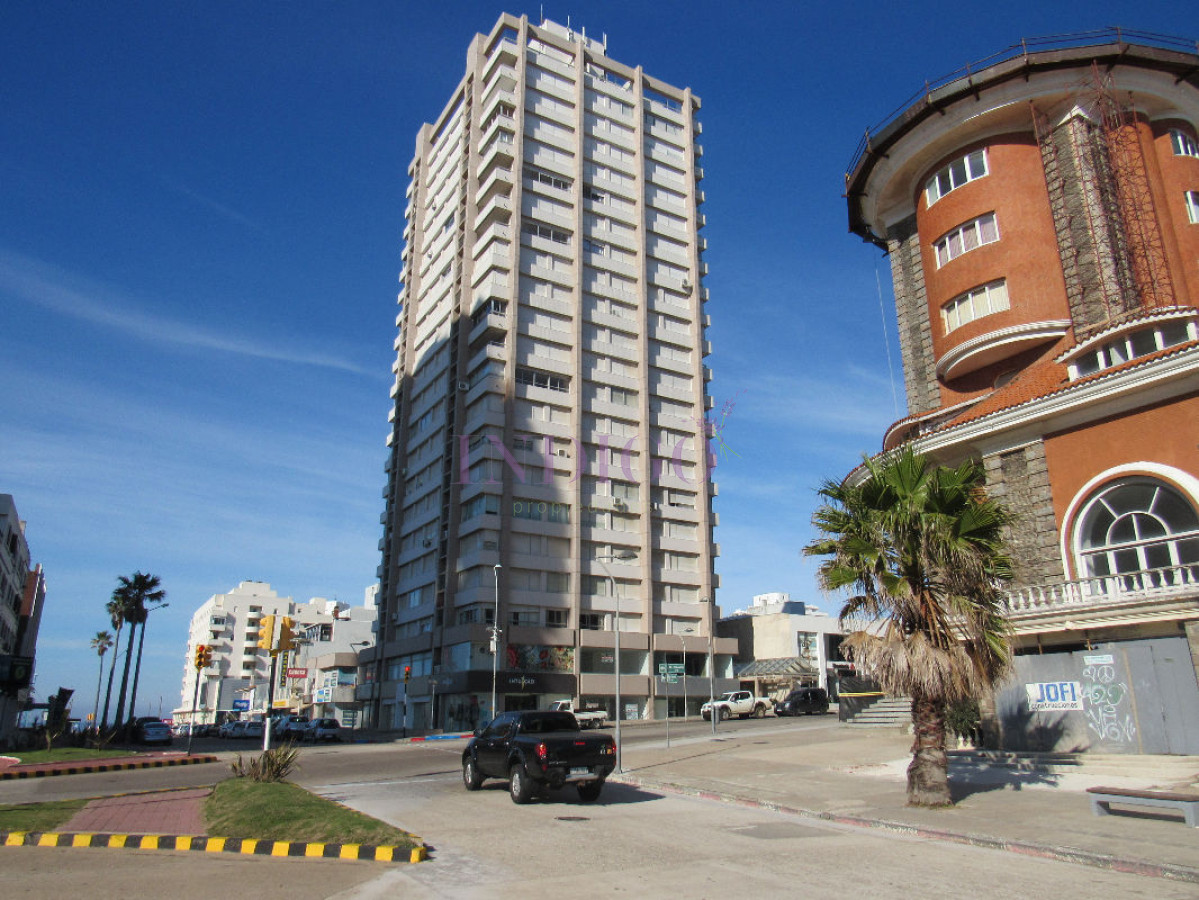 Apartamento Ref.644 - Apartamento con vista a la mansa, 2 dormitorios, 1 baño, muy luminoso!