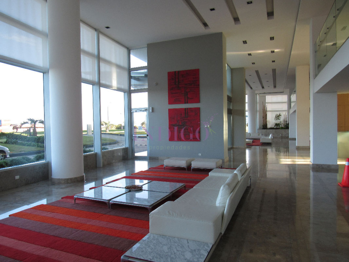 Apartamento Ref.278 - En alquiler en Torre Le Parc. en Brava, 2 dormitorios mas servicio.