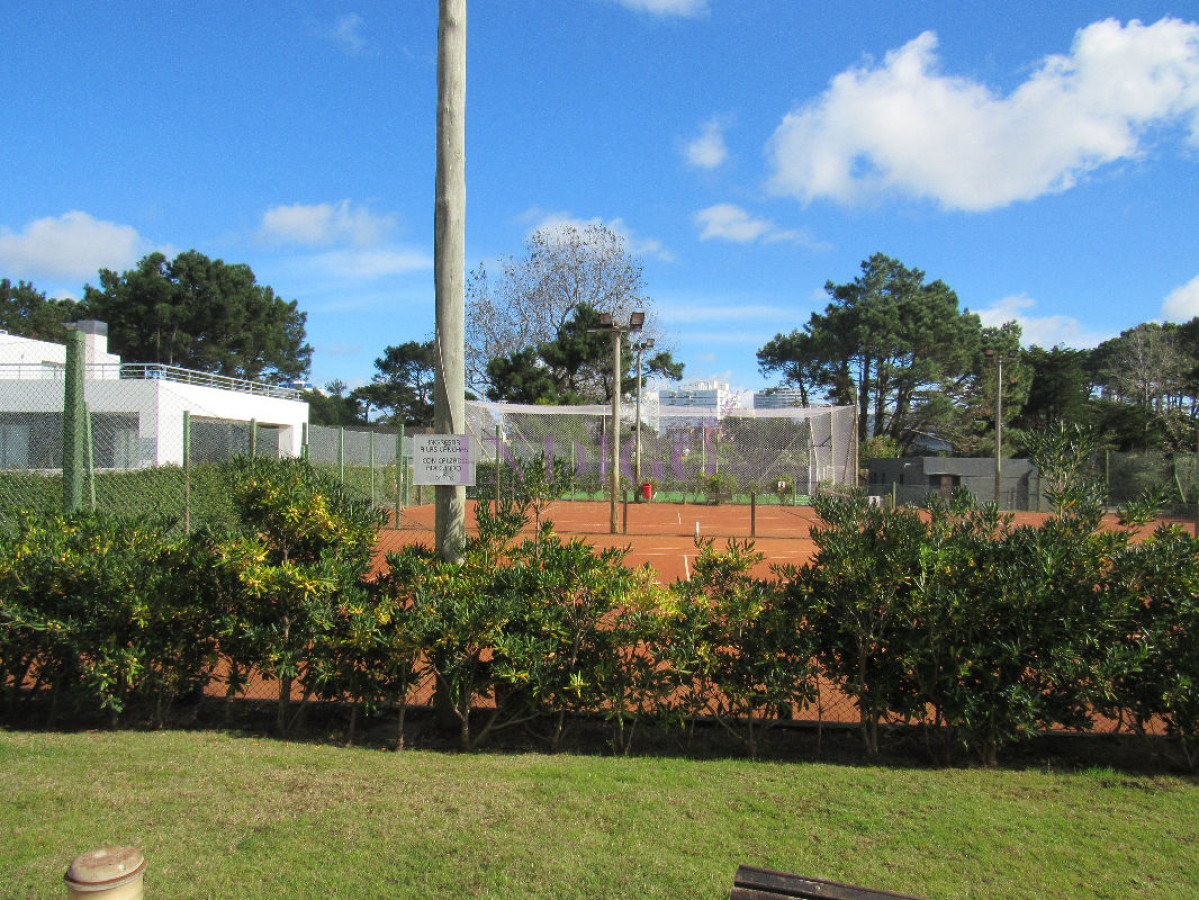 Apartamento Ref.967 - Alquiler de apartamento 1 Dormitorios en Punta del Este, Uruguay