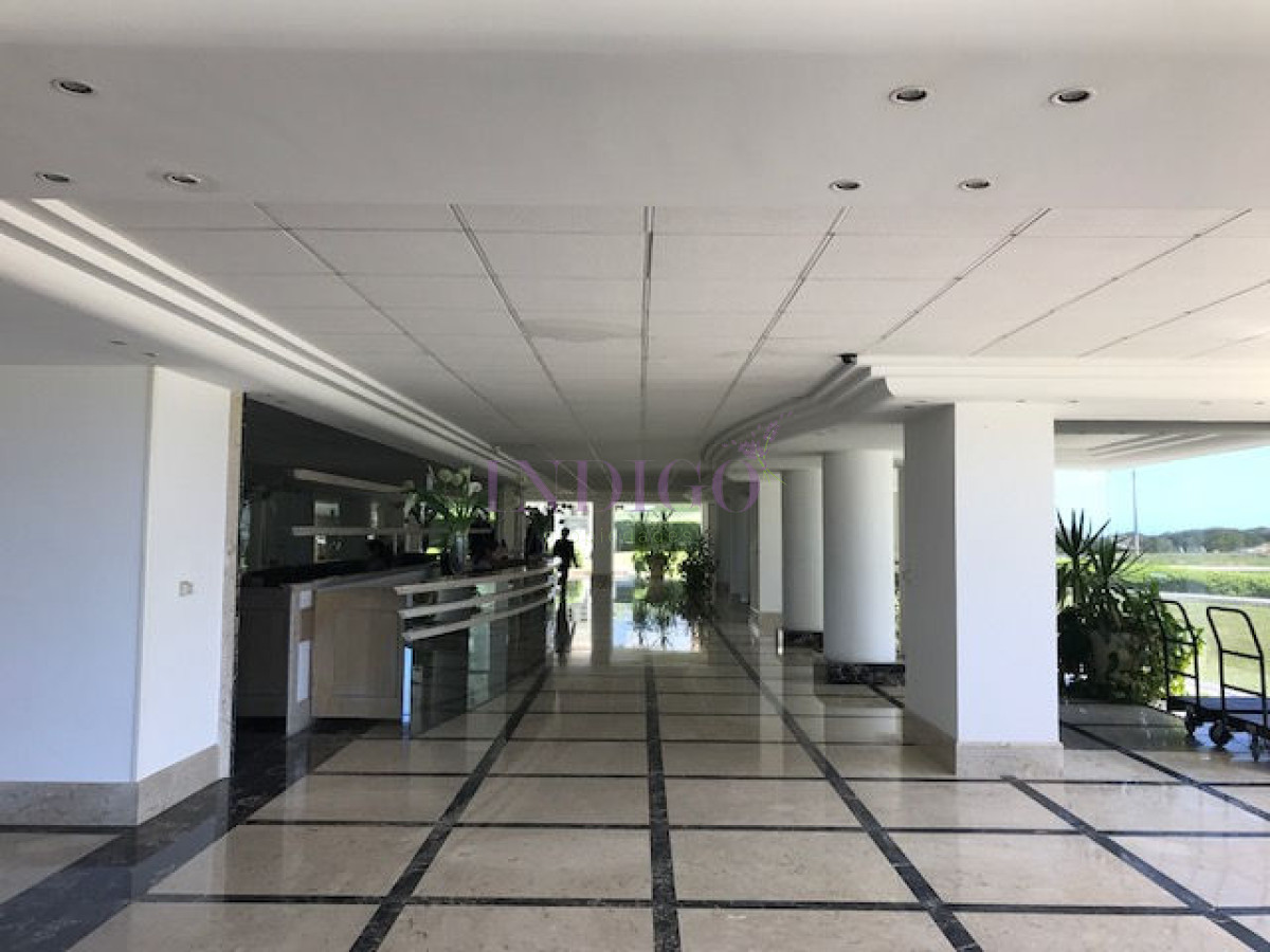 Apartamento Ref.153 - Importante departamento en Brava en venta y alquiler. 3 dormitorios .