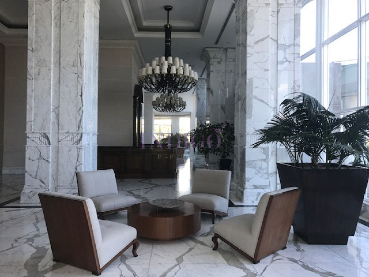 Apartamento Ref.154 - Muy buen departamento en alquiler en torre con todos los servicios frente al mar en playa  Mansa, 2 dormitorios .