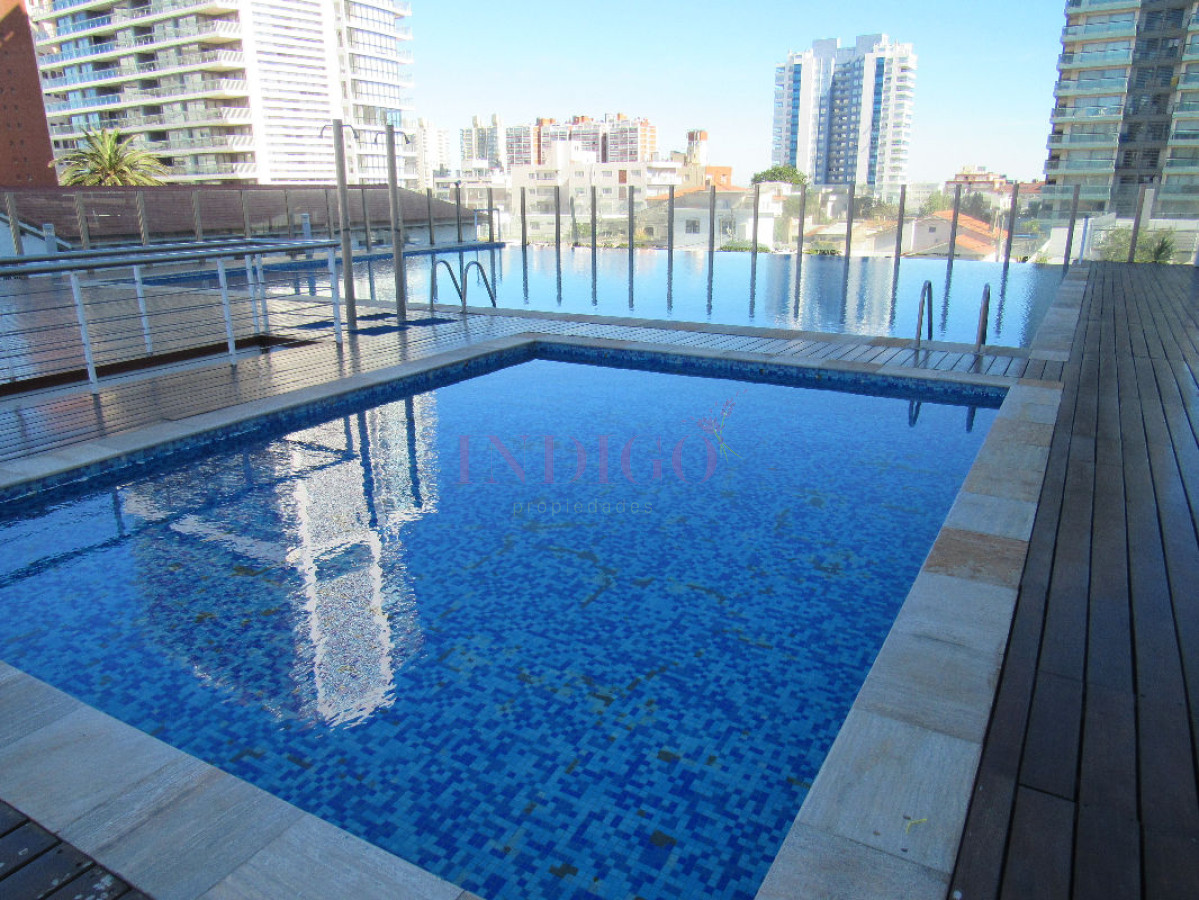 Apartamento Ref.9 - Departamento en venta y alquiler de 3 dormitorios con parrillero propio, 3 dormitorios .