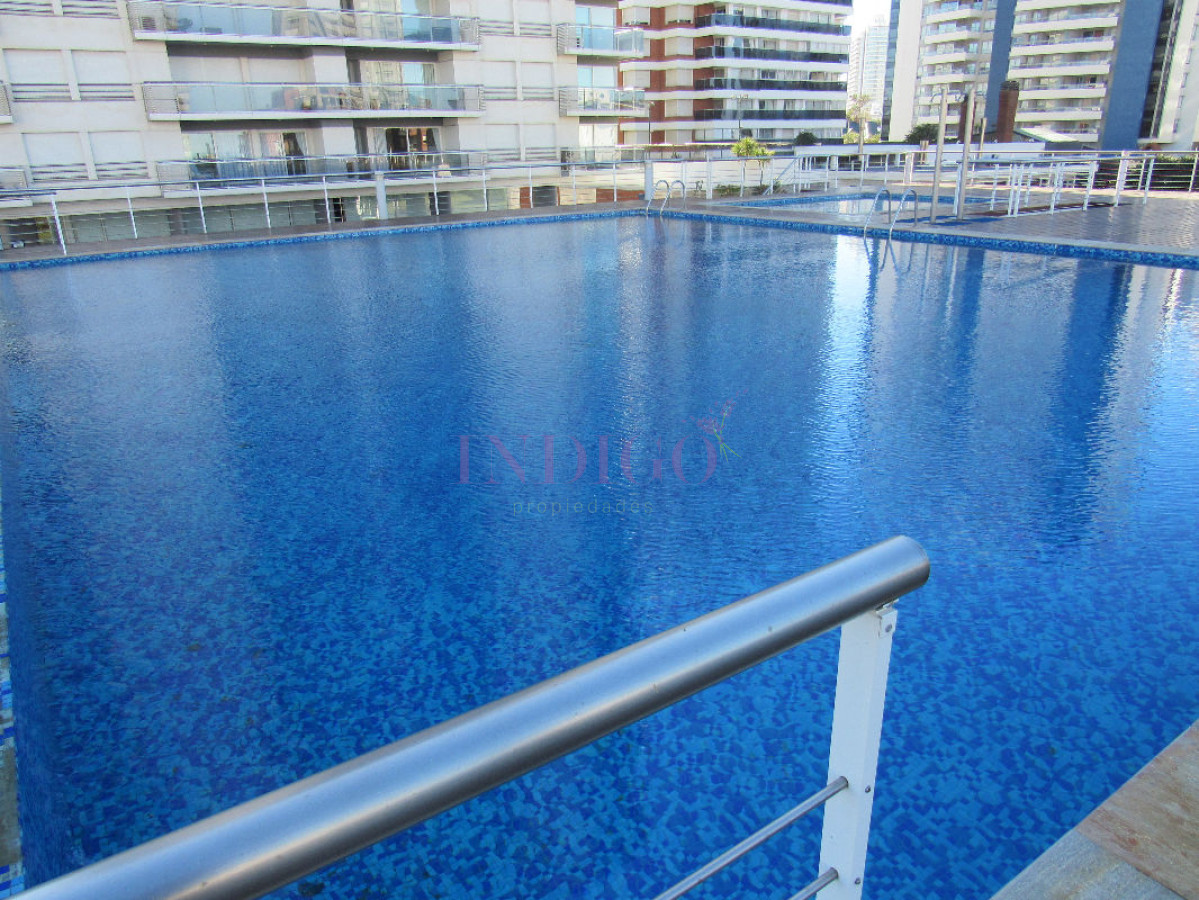 Apartamento Ref.9 - Departamento en venta y alquiler de 3 dormitorios con parrillero propio, 3 dormitorios .