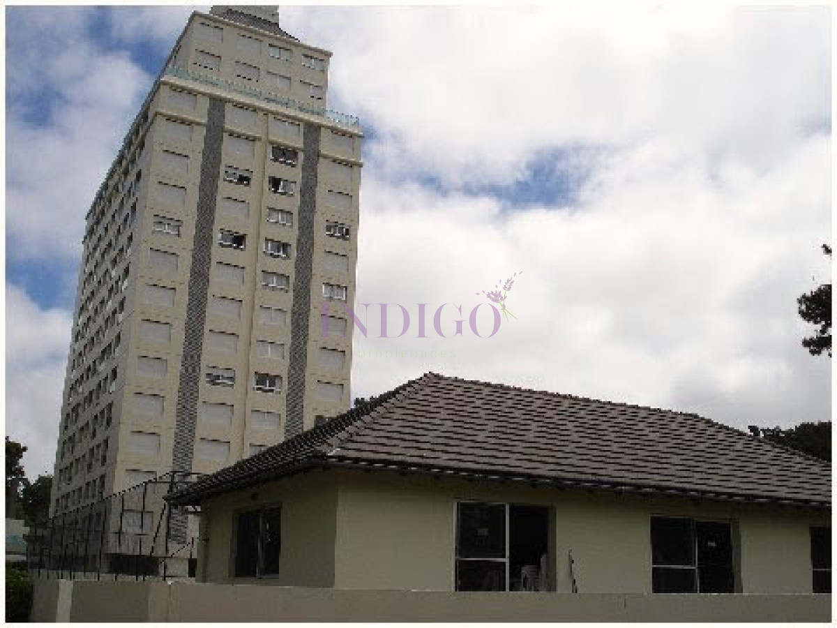 Apartamento Ref.464 - En alquiler anual o de temporada en edificio Doce Lunas.