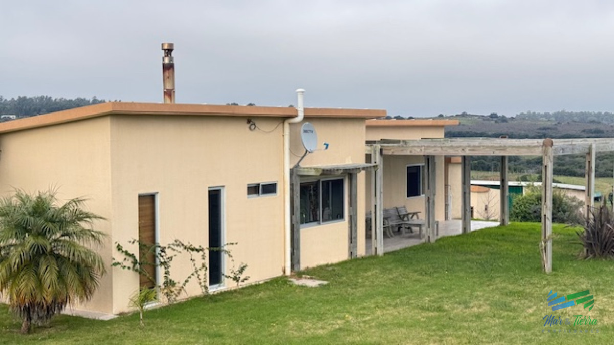 Campo Ref.5463 - Chacra de 6 has con 664 m2 - cerca de Piriapolis y del parque de fauna natural