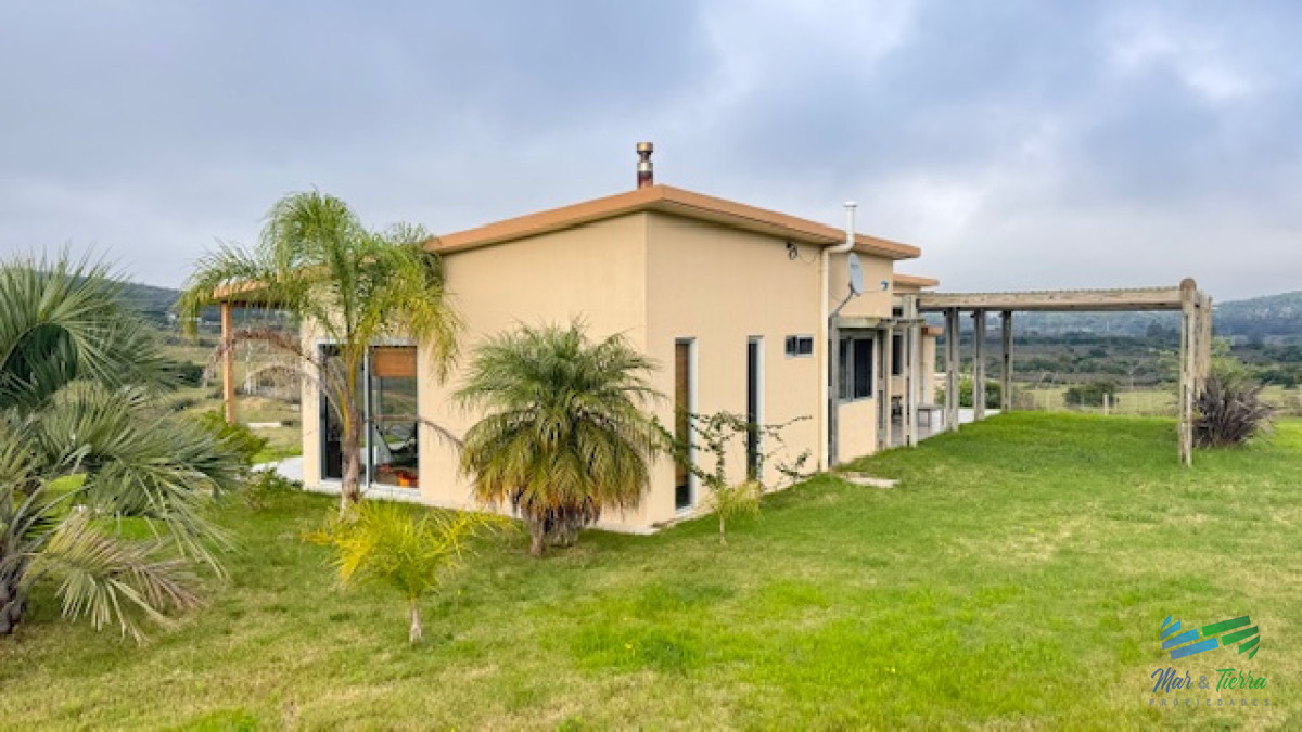 Campo Ref.5463 - Chacra de 6 has con 664 m2 - cerca de Piriapolis y del parque de fauna natural