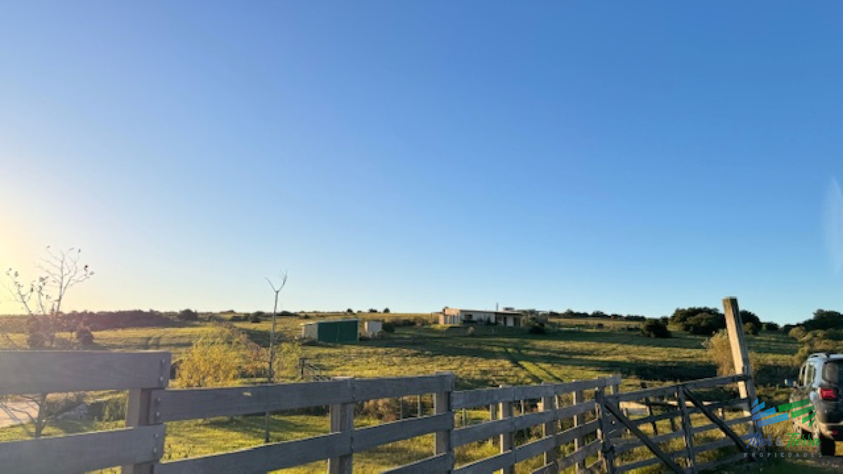 Campo Ref.5463 - Chacra de 6 has con 664 m2 - cerca de Piriapolis y del parque de fauna natural