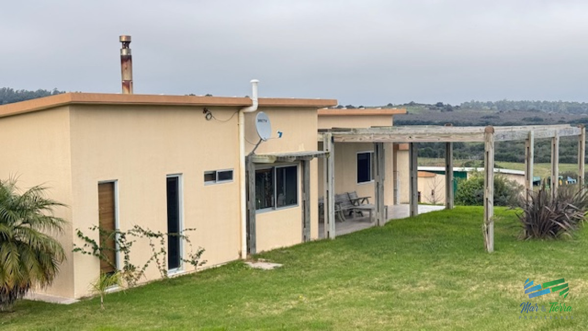 Campo Ref.5463 - Chacra de 6 has con 664 m2 - cerca de Piriapolis y del parque de fauna natural