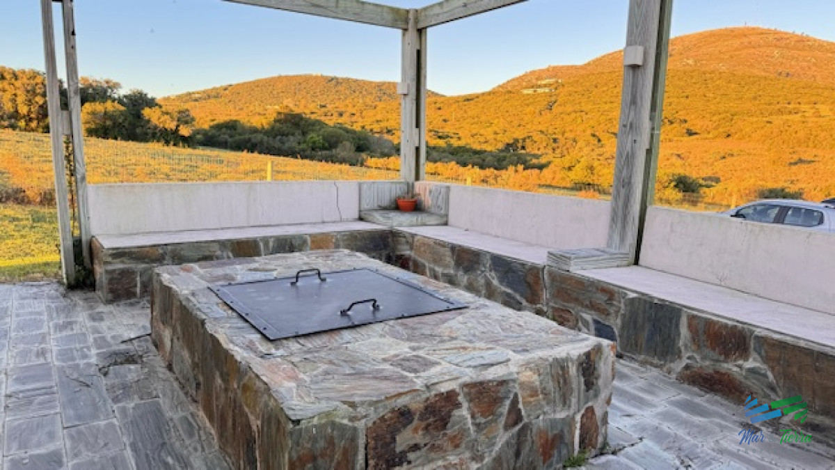 Campo Ref.5463 - Chacra de 6 has con 664 m2 - cerca de Piriapolis y del parque de fauna natural