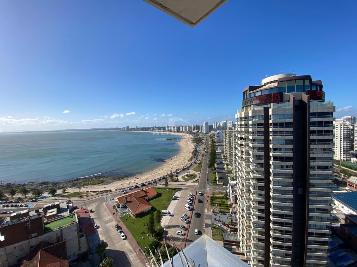 APTO en venta de 3 dormitorios, con excelentes vistas hacia el mar !!  - ALF6094A