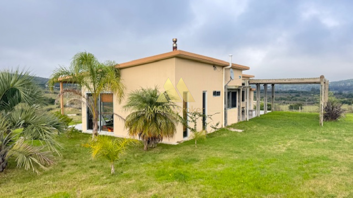 Campo Ref.375 - Chacra de 6 has con 664 m2 - cerca de Piriapolis y del parque de fauna natural