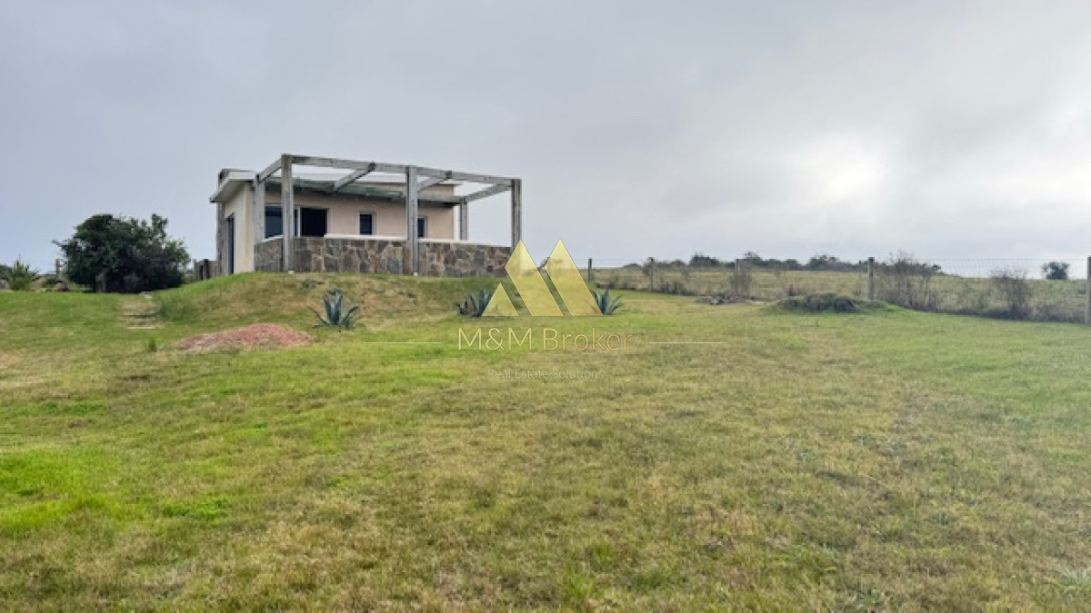 Campo Ref.375 - Chacra de 6 has con 664 m2 - cerca de Piriapolis y del parque de fauna natural