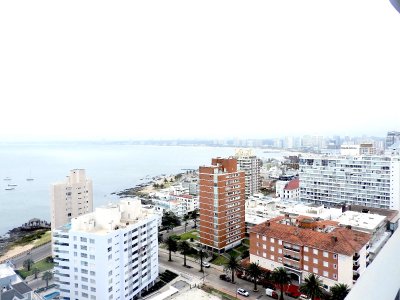Hermoso apartamento en venta en Península de Punta del Este.