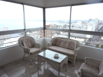 Hermoso apartamento en venta en Península de Punta del Este.