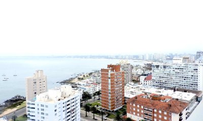 Hermoso apartamento en venta en Península de Punta del Este.