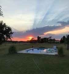 Chacra muy cerca de Ruta 104 y camino Eguzquiza, casa y piscina. Consulte!!!!