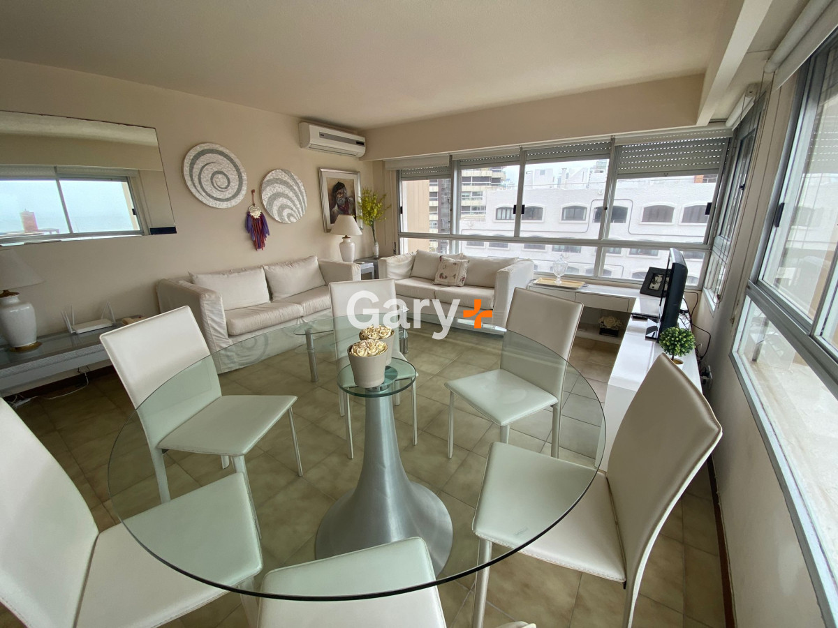 Apartamento ID.27463 - Apto de 2 dormitorios 2 baños, en la entrada de Punta del Este, Parada 1 mansa el edificio cuenta con servicio de playa en mansa y  brava.