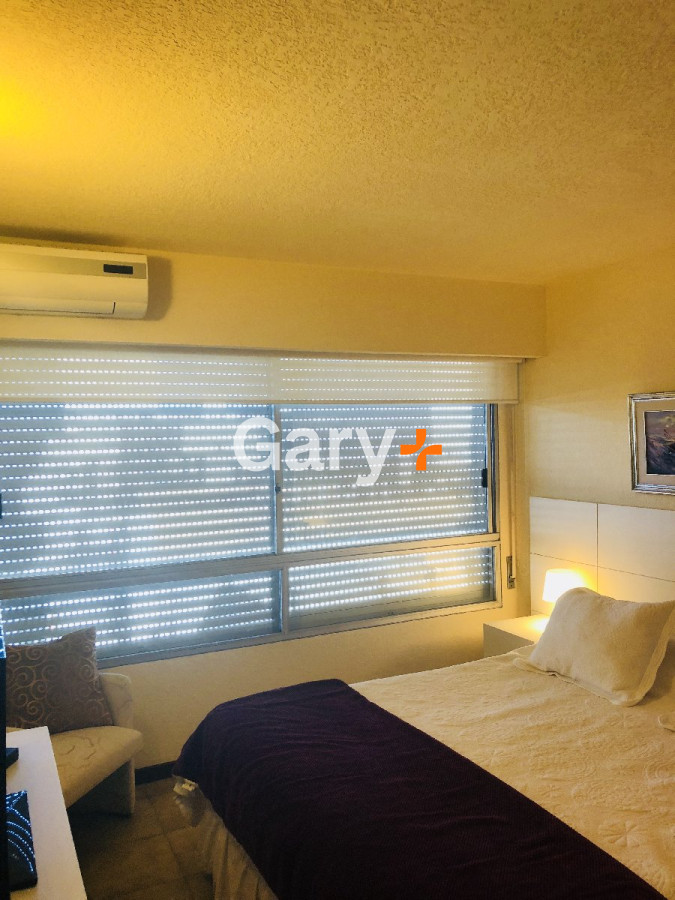 Apartamento ID.27463 - Apto de 2 dormitorios 2 baños, en la entrada de Punta del Este, Parada 1 mansa el edificio cuenta con servicio de playa en mansa y  brava.