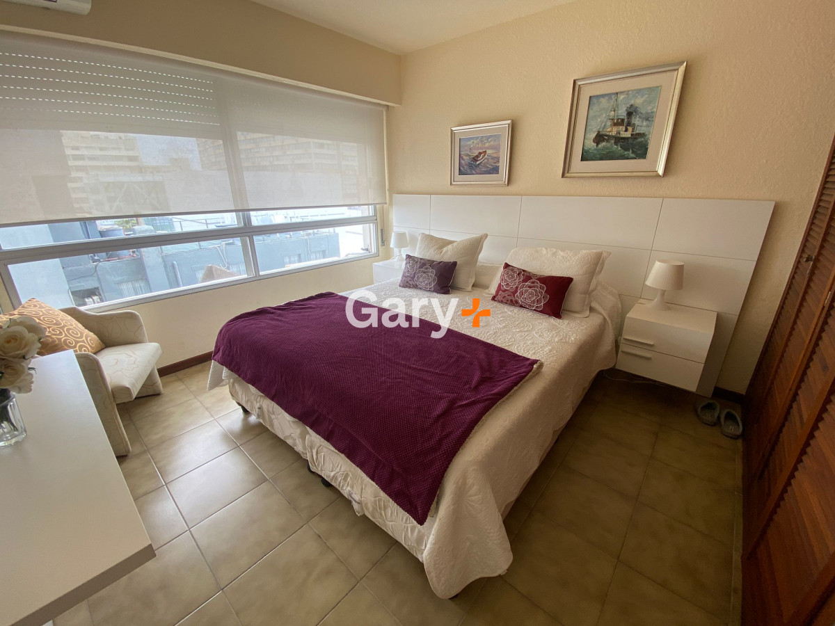 Apartamento ID.27463 - Apto de 2 dormitorios 2 baños, en la entrada de Punta del Este, Parada 1 mansa el edificio cuenta con servicio de playa en mansa y  brava.