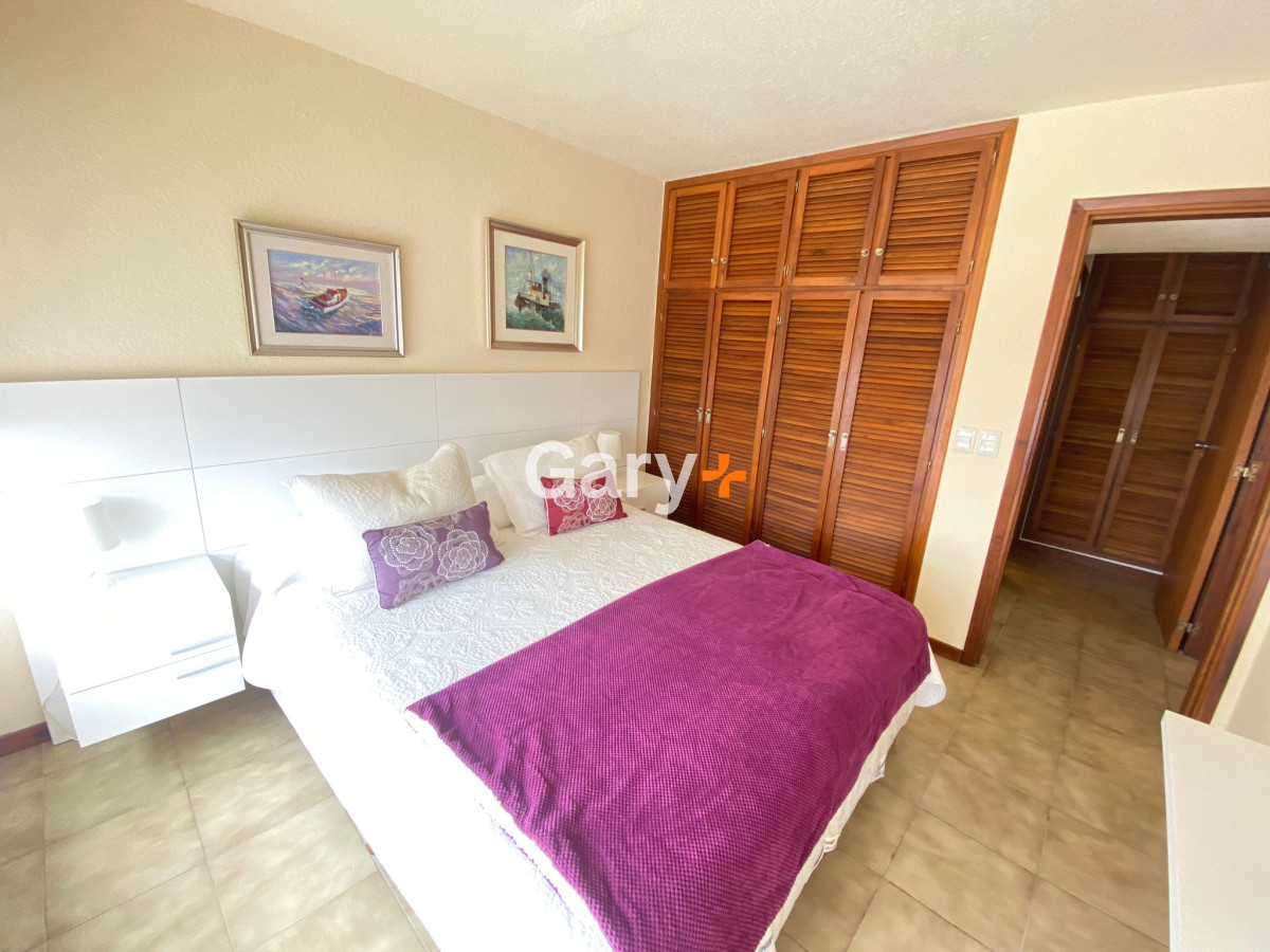 Apartamento ID.27463 - Apto de 2 dormitorios 2 baños, en la entrada de Punta del Este, Parada 1 mansa el edificio cuenta con servicio de playa en mansa y  brava.