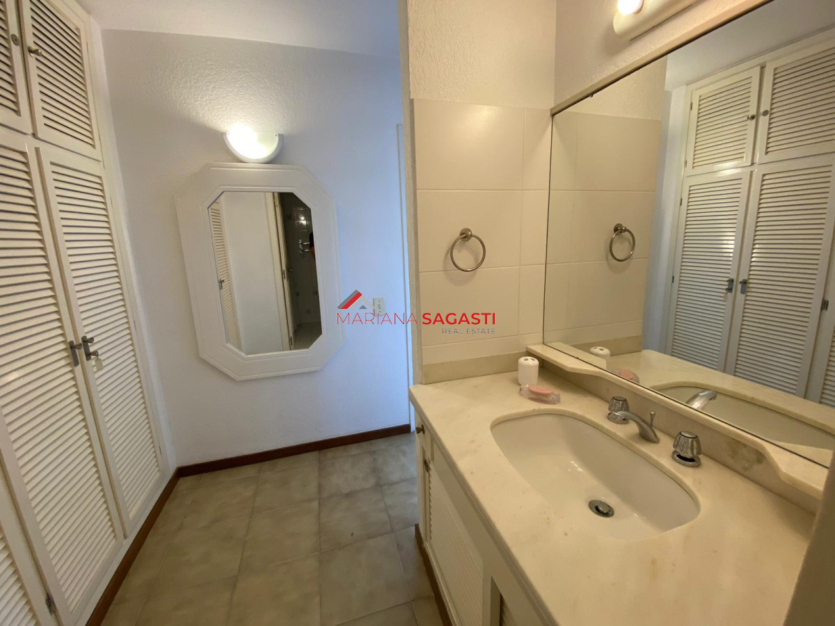Apartamento ID.3525 - Apto en Peninsula de 3 dor, 3 baños cocina con lavadero vistas espectaculares!