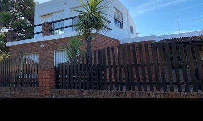 Casa de 3 dor mas apto al fondo con 2 dor en el Chorro a 6 cuardas de la playa Consulte !!!!