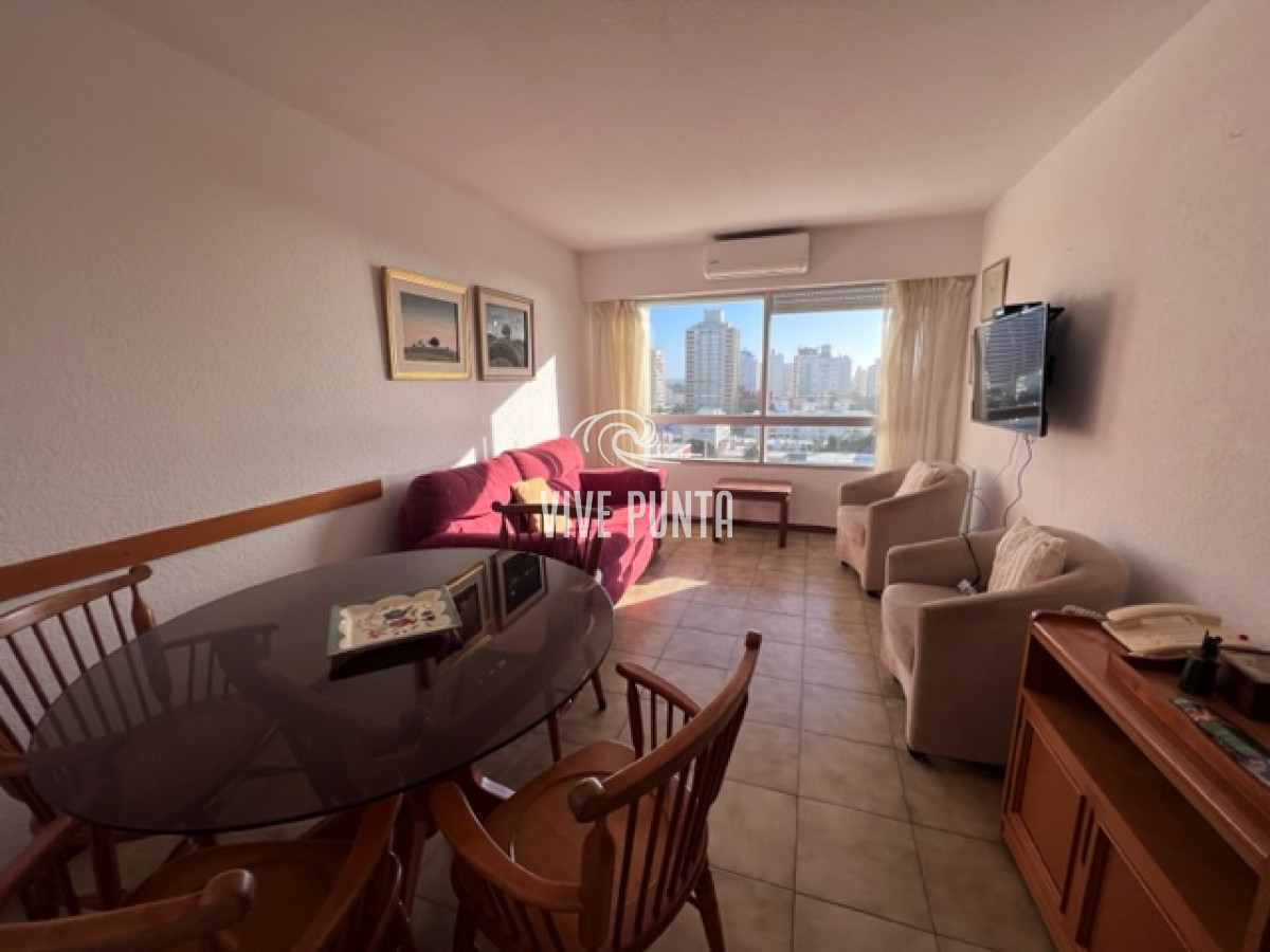 Apartamento ID.436 - Apartamento en Peninsula a 1 cuadra playa mansa y a 2 playa brava.