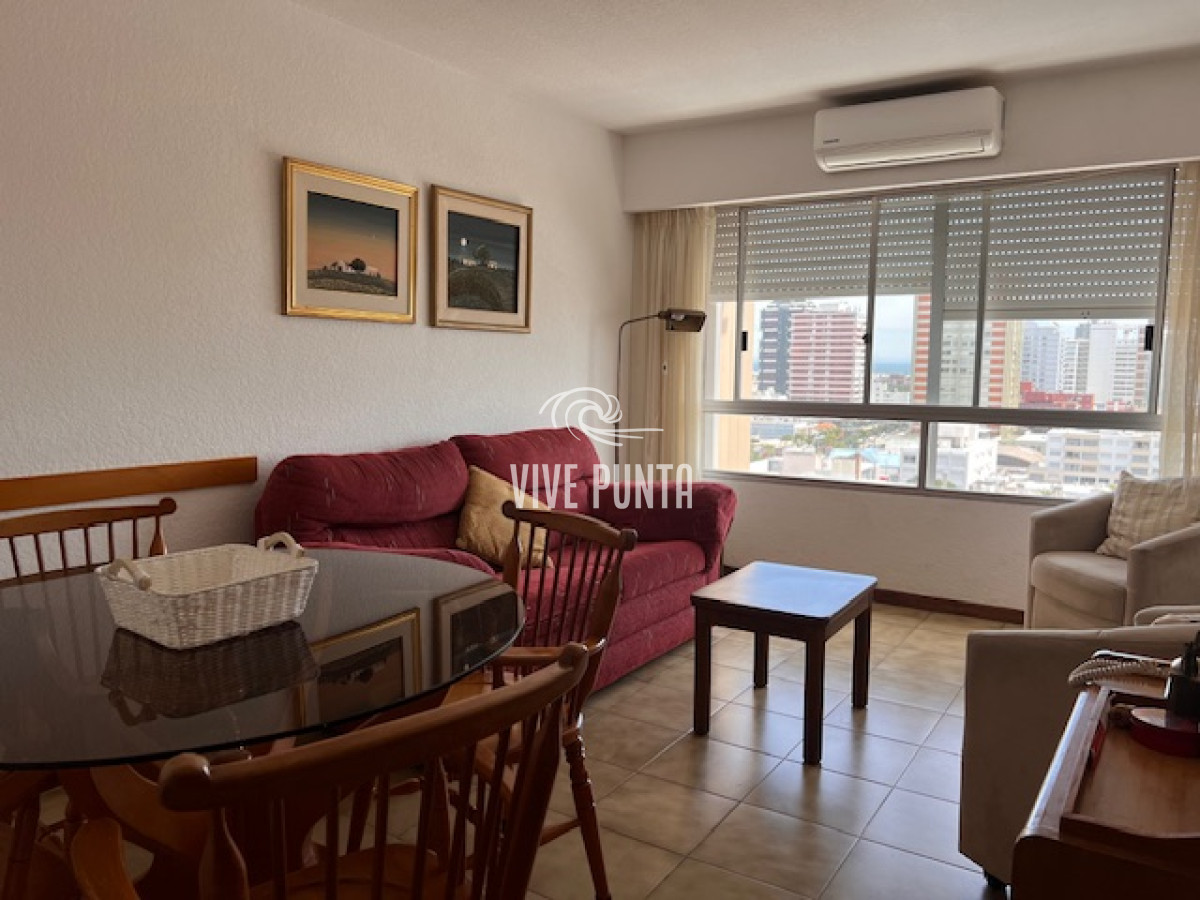 Apartamento ID.436 - Apartamento en Peninsula a 1 cuadra playa mansa y a 2 playa brava.