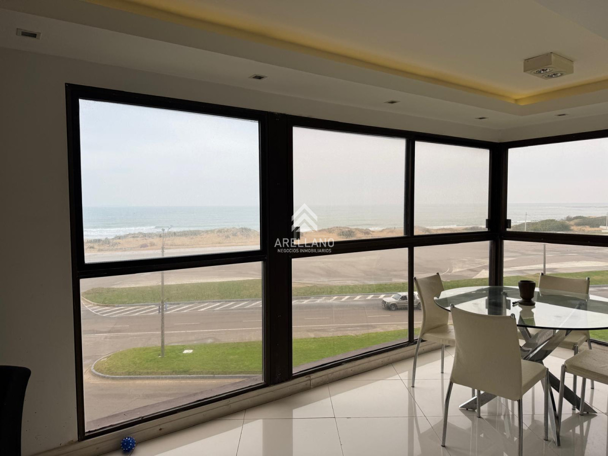 Apartamento ID.5201 - Venta apartamento 2 dormitorios frente a la playa Brava parada 3