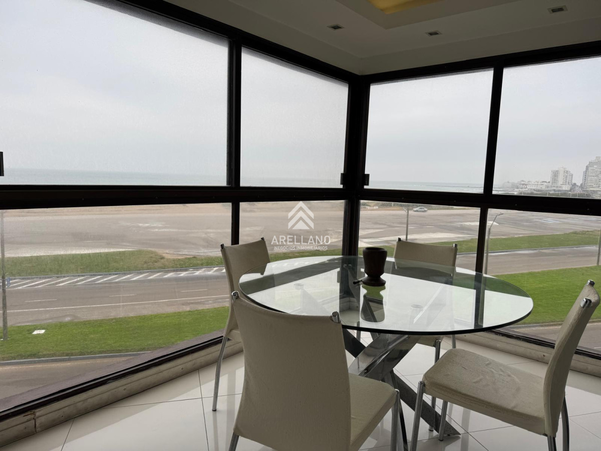 Apartamento ID.5201 - Venta apartamento 2 dormitorios frente a la playa Brava parada 3