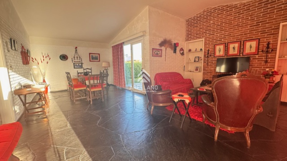 Casa ID.4353 - CASA DE 3 DORMITORIOS CERCA DEL MAR PLAYA MANSA