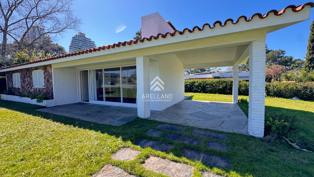 Casa ID.4353 - CASA DE 3 DORMITORIOS CERCA DEL MAR PLAYA MANSA