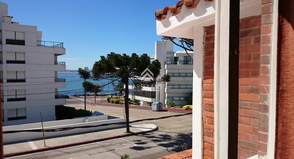 Casa ID.4819 - Casa a pasos de la rambla mansa - Apta para Hostel y gastronomía.