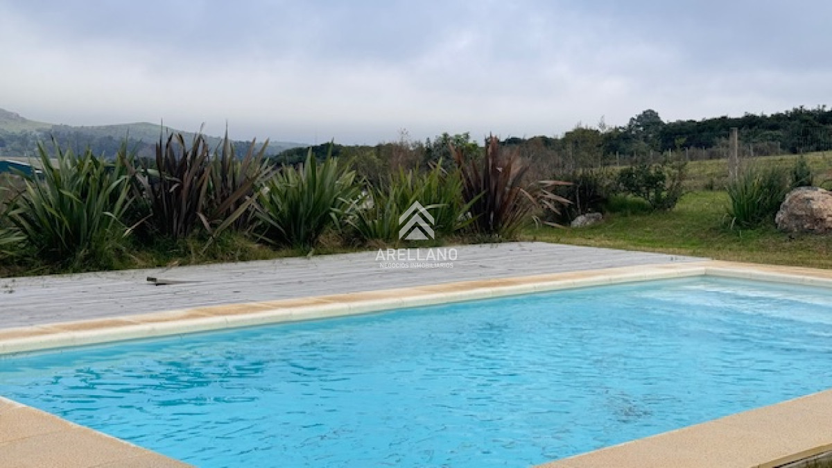 Campo Ref.3611 - Chacra de 6 has con 664 m2 - cerca de Piriapolis