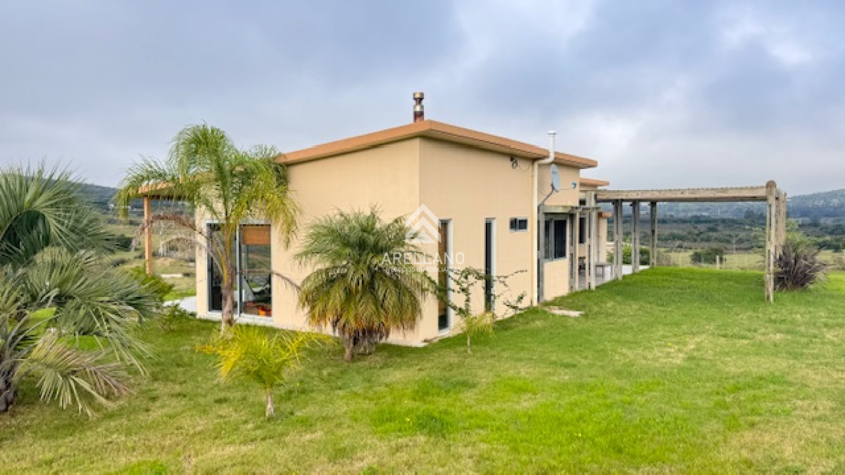 Campo Ref.3611 - Chacra de 6 has con 664 m2 - cerca de Piriapolis