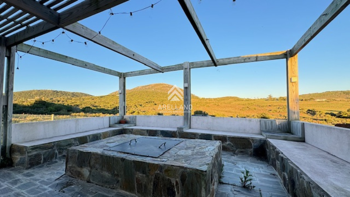 Campo Ref.3611 - Chacra de 6 has con 664 m2 - cerca de Piriapolis